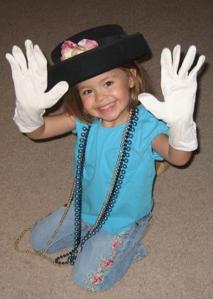Kelly dress up